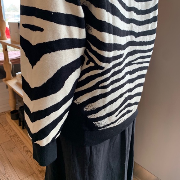 A.L.C. zebra print black/ivory sweater - Picture 5 of 16